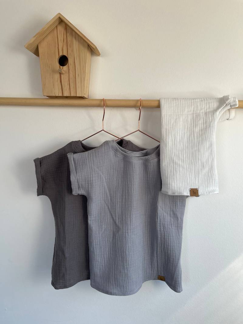 Shirt Aus Musselin Graue Thilda Kindershirt in Gr. 50-164 Und Vielen Farben Wählbar von LutzundLisbeth