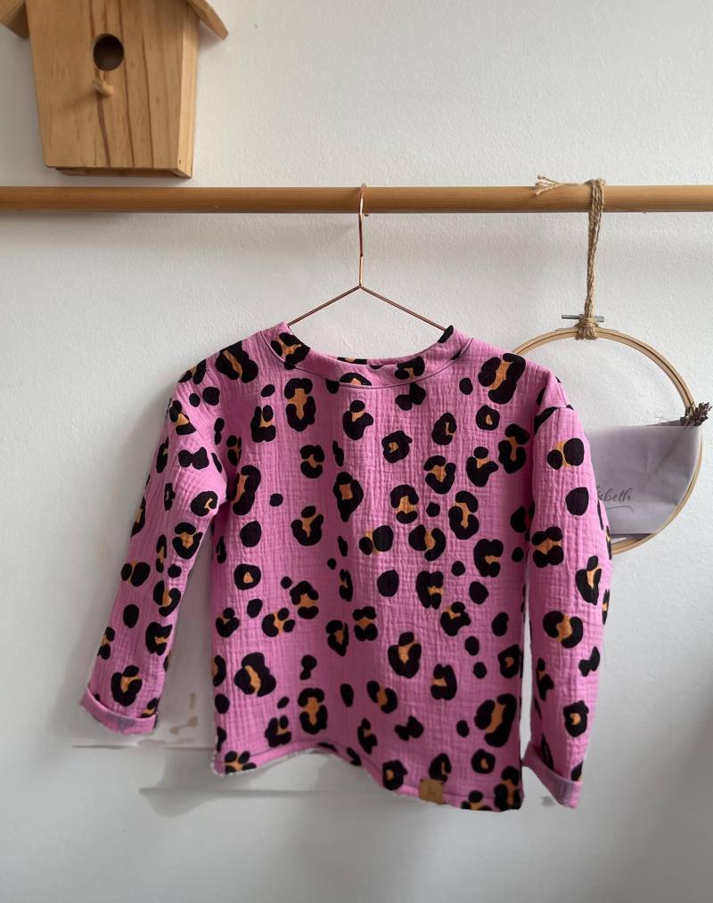 Shirt Aus Musselin Langarmshirt Leo Thilda Kindershirt Mit Langen Ärmeln in Gr. 50-164 Und Vielen Farben Wählbar von LutzundLisbeth