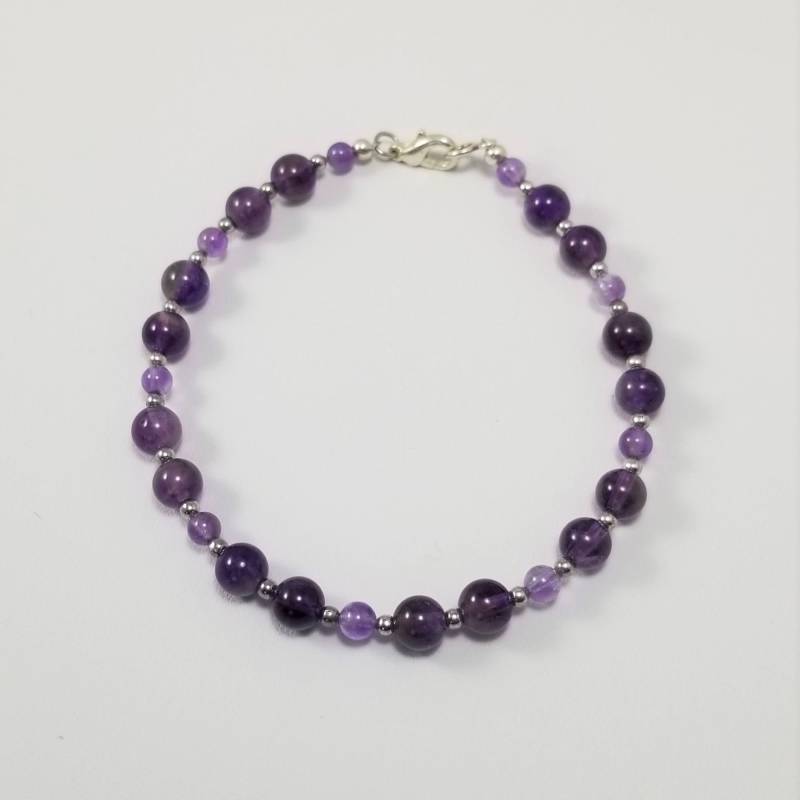 Lila Amethyst Perlen Armband Lila Amethyst Perlen Armband von LuvdragonsDreams