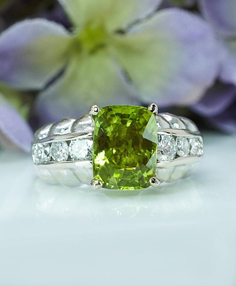 Vintage Kissen Peridot Diamant 14K Weißgold Ring Band Statement Schwer von LuvmydiamondCo