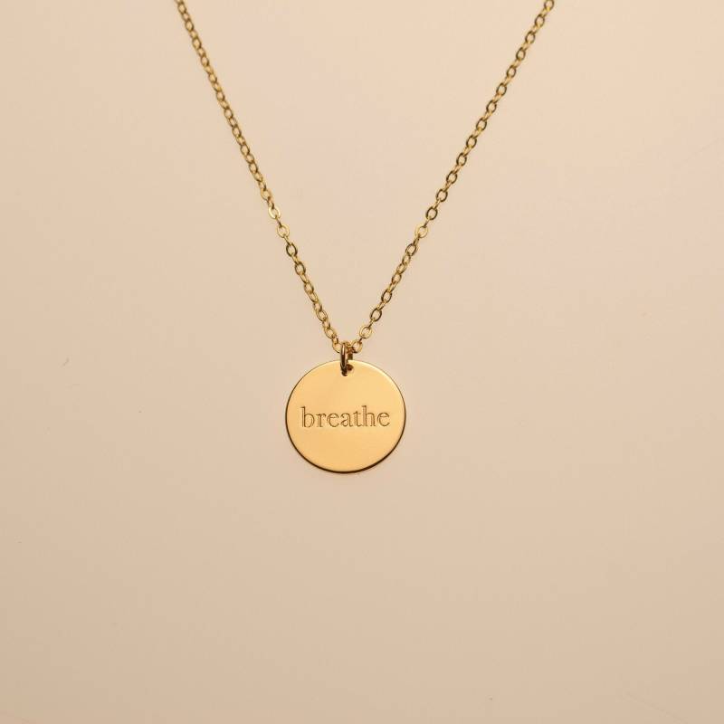 Atmen Sie Inspirational Mantra Halskette Benutzerdefinierte Power Wort Anhänger von LuvstonedAccessories