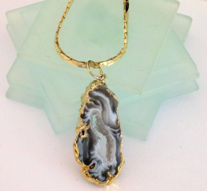 Achat Gebändert Anhänger Druzy Halskette Gold Platte Lünette Und Bügel Inklusive Kette von LuxCache