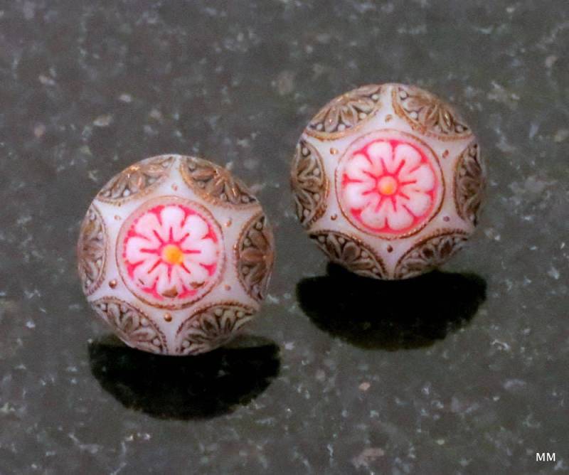 Vintage Glas Hand Painted Mosaik Ohrringe Schwarz, Rot, Gelb Und Weiß Blumen, Blumen-Mandala Design Ohrstecker von LuxCache