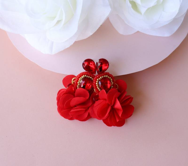 Rote Kristallblumen-Quasten-Ohrringe Perlen Strass Brautschmuck Rote Kristallblumen-Quasten-Ohrringe Perlen Strass Brautschmuck von LuxStoreDr