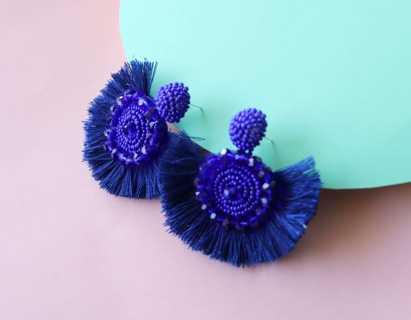 Royalblaue Quastenohrringe Handgemachter Perlenschmuck Royalblaue Quastenohrringe Handgemachter Perlenschmuck von LuxStoreDr