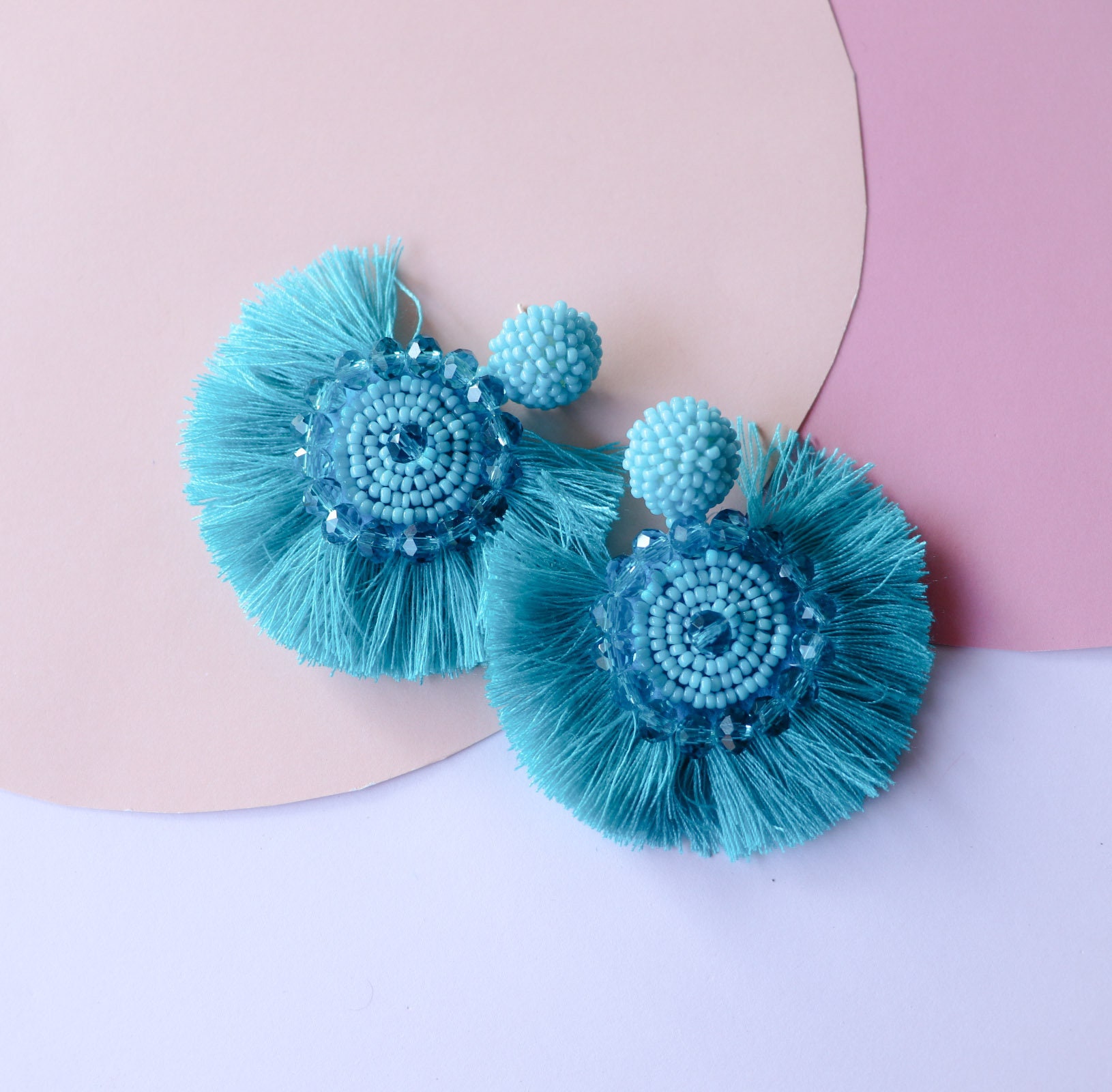 Türkis Perlen Quasten Ohrringe Handgemachter Boho Statement Schmuck Türkis Perlen Quasten Ohrringe Handgemachter Boho Statement Schmuck von LuxStoreDr