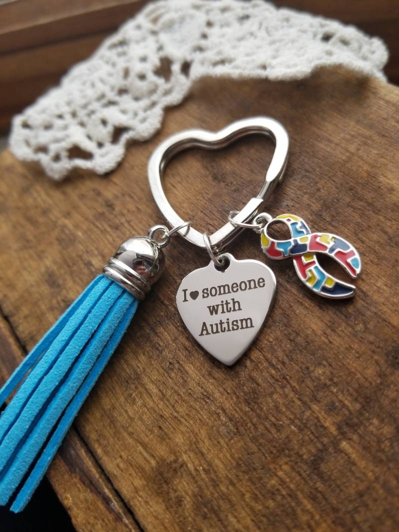 Autismus Bewusstsein Geschenk, Mama Schlüsselanhänger, Puzzle Stück Charm Schlüsselbund, Support Geschenkidee, Ich Liebe Jemanden von LuxedesignsbySarah