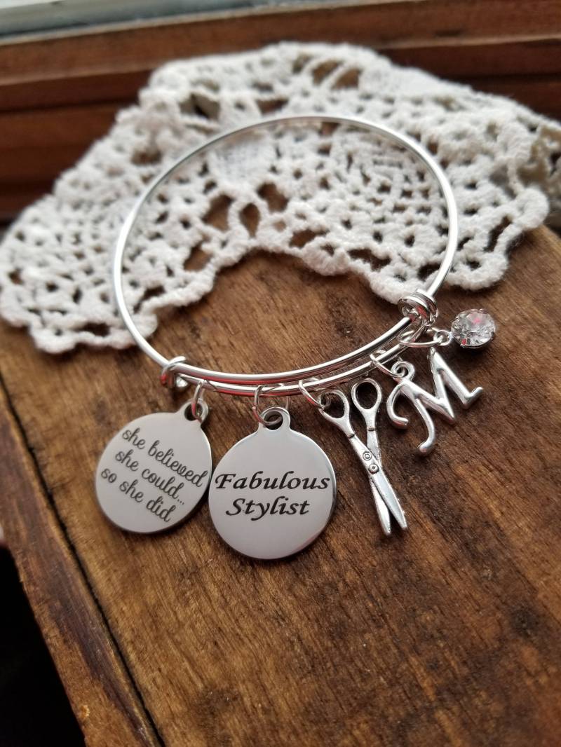 Cosmetology Abschluss Geschenk Für Friseur Personalisierte Armband, Schere Charme Glaubte Sie, Sie Könnte, Also Tat Cosmetology Abschluss Geschenk Für Friseur Personalisierte Armband, Schere Charme Glaubte Sie, Sie Könnte, Also Tat von LuxedesignsbySarah