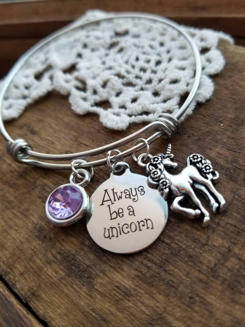 Einhorn Armreif Mit Geburtsstein Personalisiertes Edelstahl Bettelarmband Einhorn Armreif Mit Geburtsstein Personalisiertes Edelstahl Bettelarmband von LuxedesignsbySarah