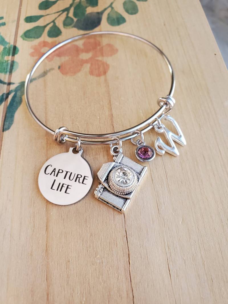 Geschenk Für Den Fotografen, Fangen Sie Das Leben Armband, Kamera Bettelarmband, Fotografie Personalisierte Bettelarmband von LuxedesignsbySarah
