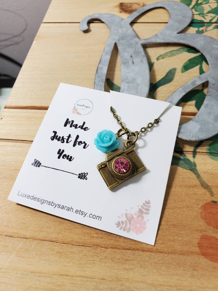 Geschenk Für Fotograf, Fotografie Geschenke, Kamera Halskette, Bronze Schmuck Fotograf Foto Geschenke Geschenk Für Fotograf, Fotografie Geschenke, Kamera Halskette, Bronze Schmuck Fotograf Foto Geschenke von LuxedesignsbySarah