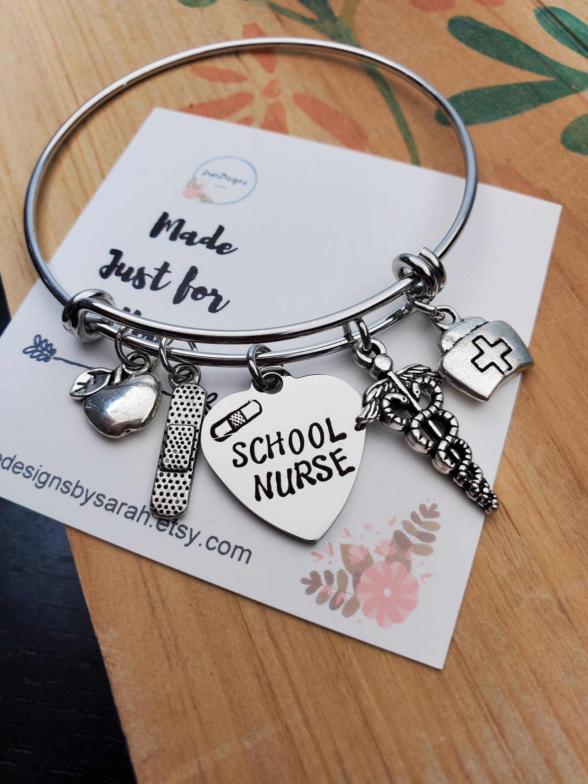 Geschenk Für Krankenschwester, Geschenke Schulkrankenschwester, Schulkrankenschwester Armband, Schmuck, Lehrer Geschenke Geschenk Für Krankenschwester, Geschenke Schulkrankenschwester, Schulkrankenschwester Armband, Schmuck, Lehrer Geschenke von LuxedesignsbySarah