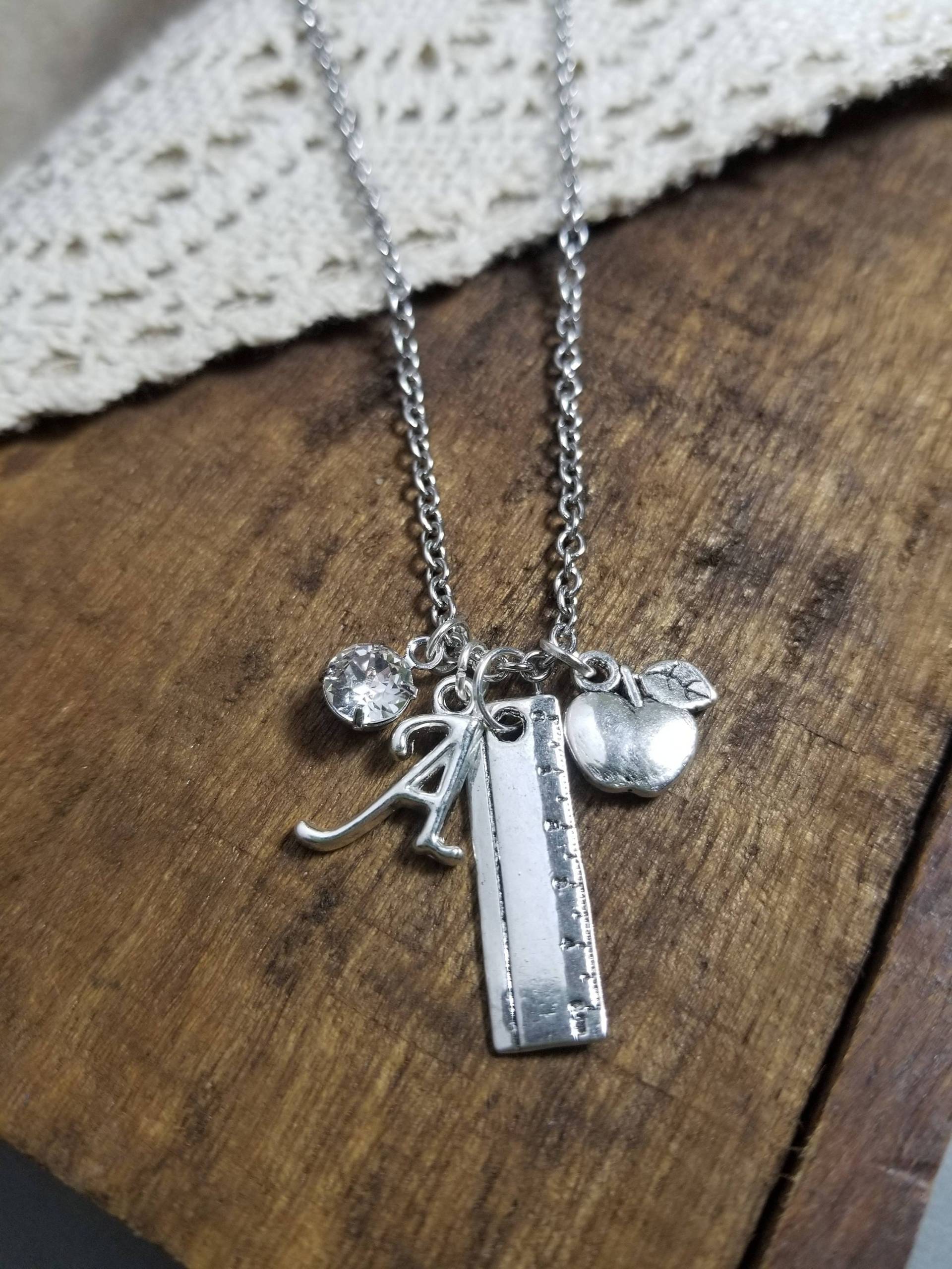 Geschenk Für Lehrer, Lehrer Anhänger, Personalisierte Schüler Charme Halskette, Abschlussgeschenk Assistent Geschenk Für Lehrer, Lehrer Anhänger, Personalisierte Schüler Charme Halskette, Abschlussgeschenk Assistent von LuxedesignsbySarah