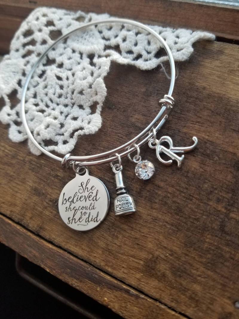 Geschenk Für Nail Tech, Tech Abschluss Geschenk, Technition Schmuck, Maniküre Bettelarmband, Sie Glaubte Könnte So von LuxedesignsbySarah
