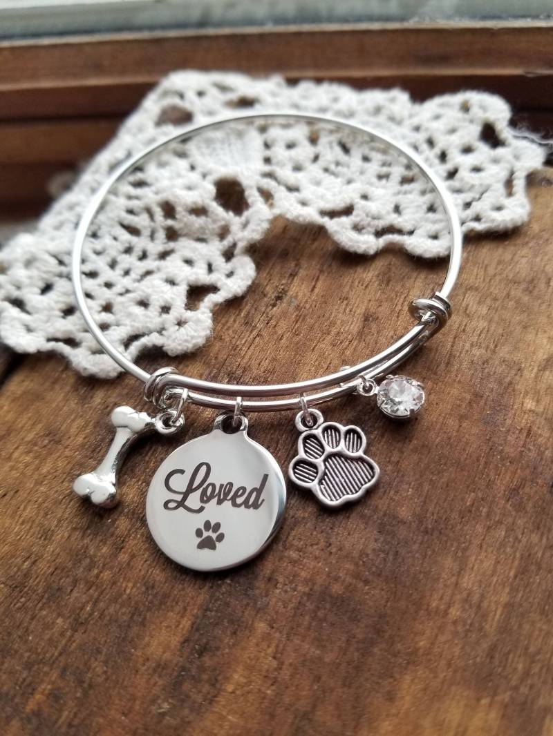 Geschenk Für Tierliebhaber, Hund Mama Geschenke, Tierliebhaber Katzenmama Geschenk, Hunde Bettelarmband, Armband Hundeliebhaber, Hundepfoten von LuxedesignsbySarah