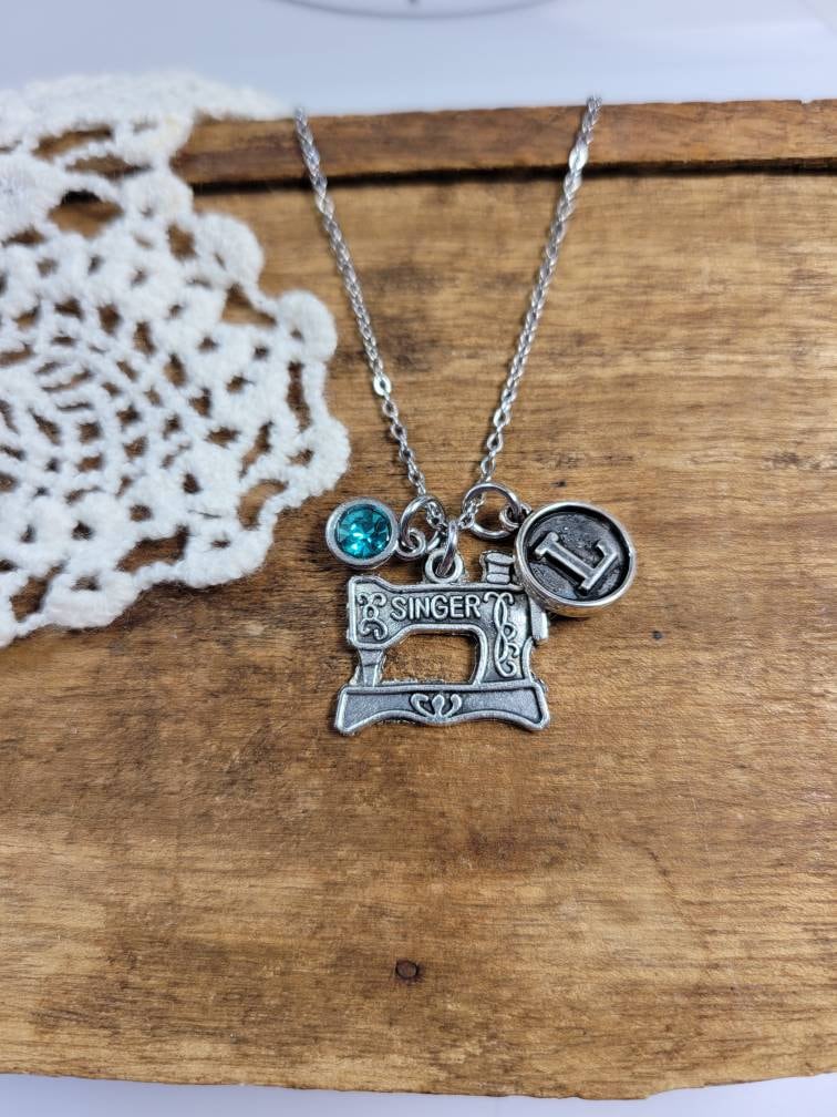 Nähen Charm Halskette, Geschenk Für Näherin, Schneiderin, Personalisierte Erste Halskette Geburtsstein Charmehalskette, Unter 20 Nähen Charm Halskette, Geschenk Für Näherin, Schneiderin, Personalisierte Erste Halskette Geburtsstein Charmehalskette, Unter 20 von LuxedesignsbySarah