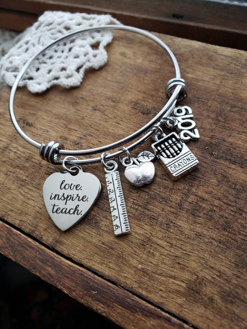 Personalisiertes Geschenk Für Lehrer, Lehrer Geschenke, Lehrhelfer, Liebe Inspirieren Unterrichten Armband, Schüler von LuxedesignsbySarah