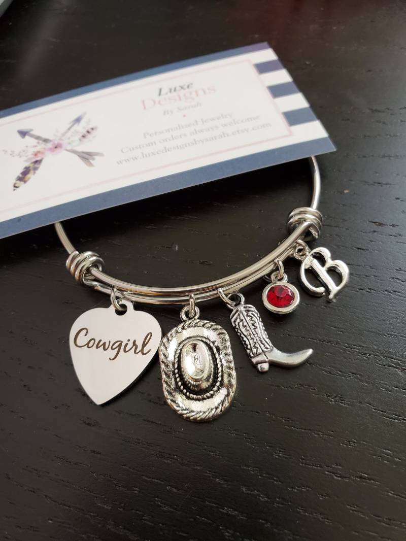 Rodeo Charm Armband, Geschenk Für Landfrau, Cowgirl, Pferdeliebhaber Schmuck, Cowgirl Bettelarmband, Silber Personalisierter Armreif von LuxedesignsbySarah