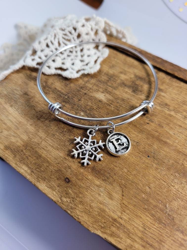 Schneeflocke Armband, Winter Schmuck, Versandfertig Geschenk, Personalisiertes Schneeflockenarmband, Winterschmuck, Schneeflockenschmuck Schneeflocke Armband, Winter Schmuck, Versandfertig Geschenk, Personalisiertes Schneeflockenarmband, Winterschmuck, Schneeflockenschmuck von LuxedesignsbySarah
