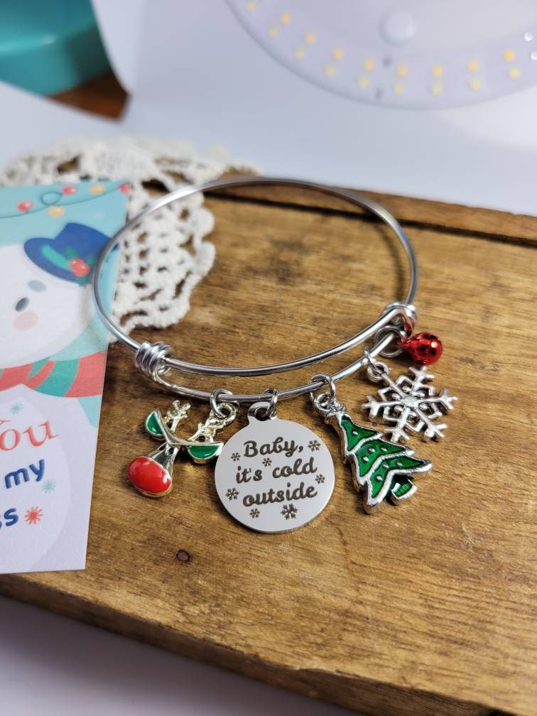 Schneeflocke Schmuck, Armband, Baby Ist Es Kalt Draußen, Bettelarmband, Weihnachtsschmuck, Urlaub Armband von LuxedesignsbySarah