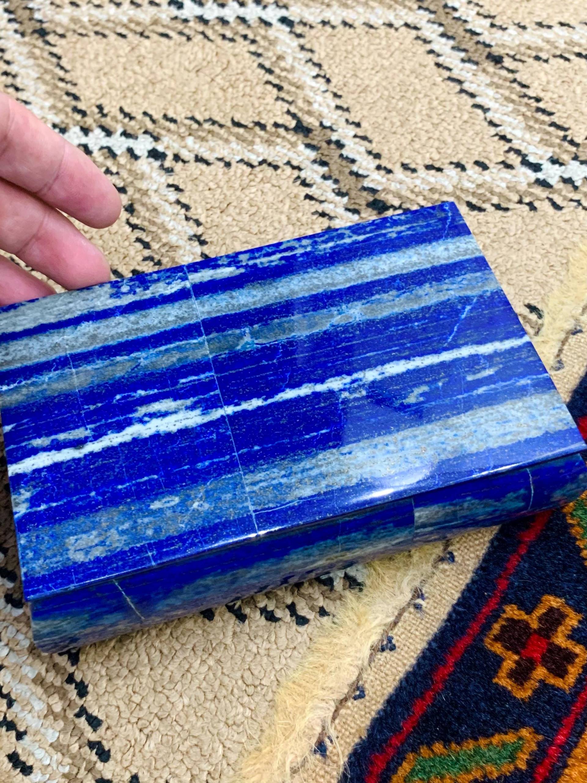 Top Grade High Quality Handmade Lapis Lazuli Jewelery Box - Extra Large Natural Stone Storage With Lid Gift For Home Office Decor Top Grade High Quality Handmade Lapis Lazuli Jewelery Box - Extra Large Natural Stone Storage With Lid Gift For Home Office Decor von LuxeeCrafted