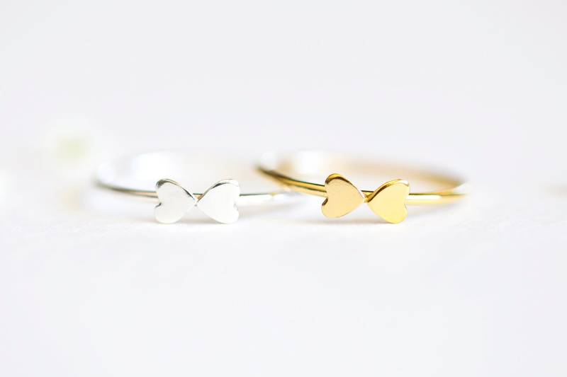 1 Stück Herz Schleife Stapelring in 14K Gold Filled Oder 925 Sterling Silber Zwei Herzen Jeden Tag Dünner Knöchelring Midi Ring, Bereit Zu Tragen von Luxem