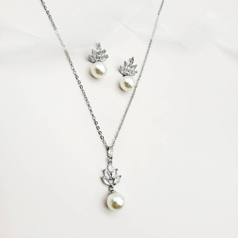 Perlen Schmuckset Damen Valentinsgeschenk Geschenk Hochzeit Braut Schmuck Set Perlenschmuck von Luxessoire