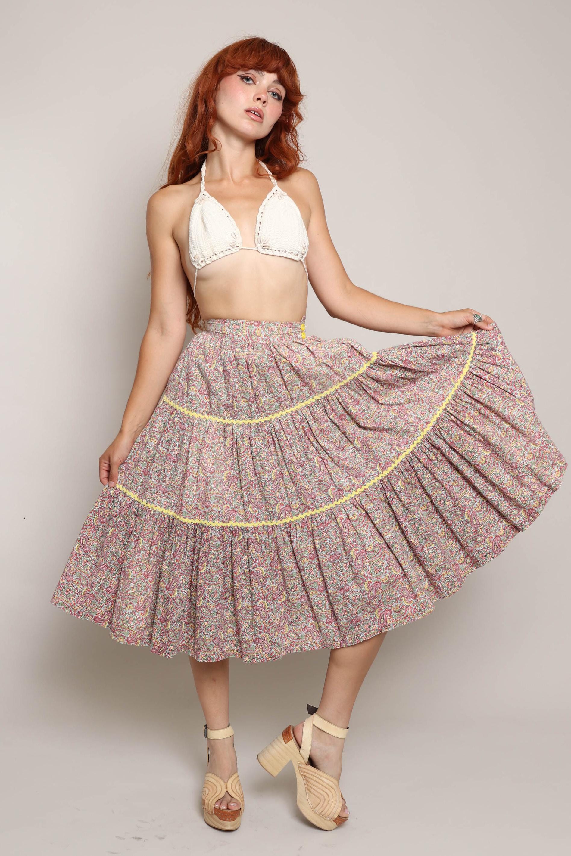 1950Er Jahre Paisley Deko Rock Hochgeschnittenes Ric Rac Besatz, Größe Xs von LuxieVintage