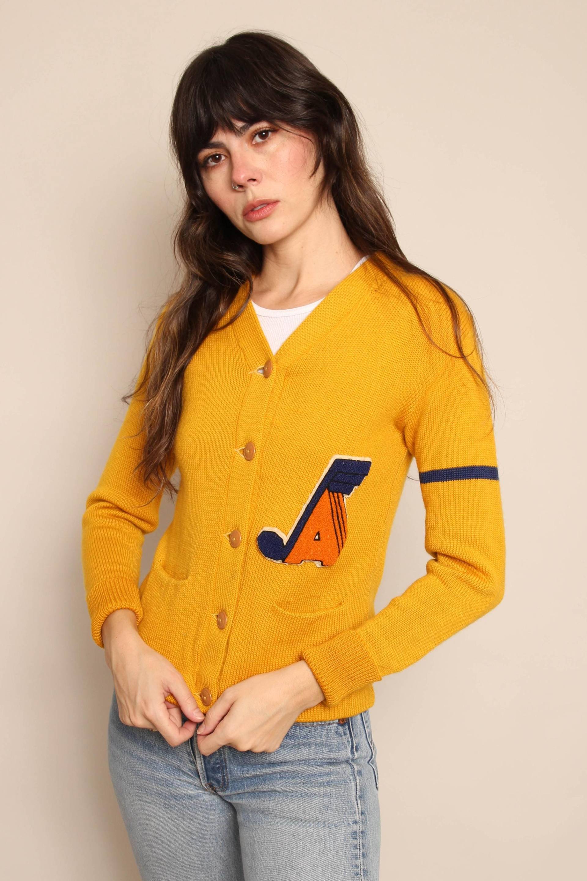 1950S Note Letterman Pullover Senfgelbe Varsity-strickjacke, Größe Xs von LuxieVintage