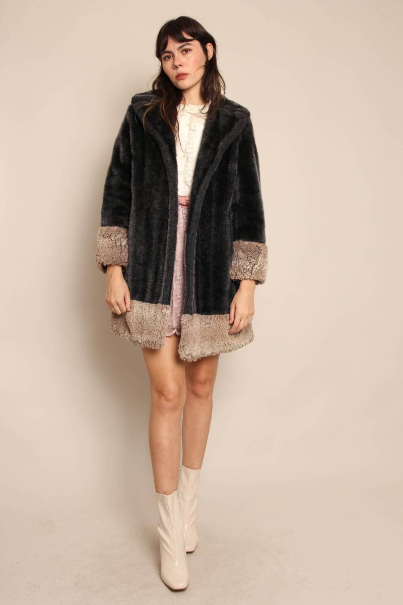 1960S Swing Mantel - Kunstpelz Grau-Taupe Borte, Größe S von LuxieVintage