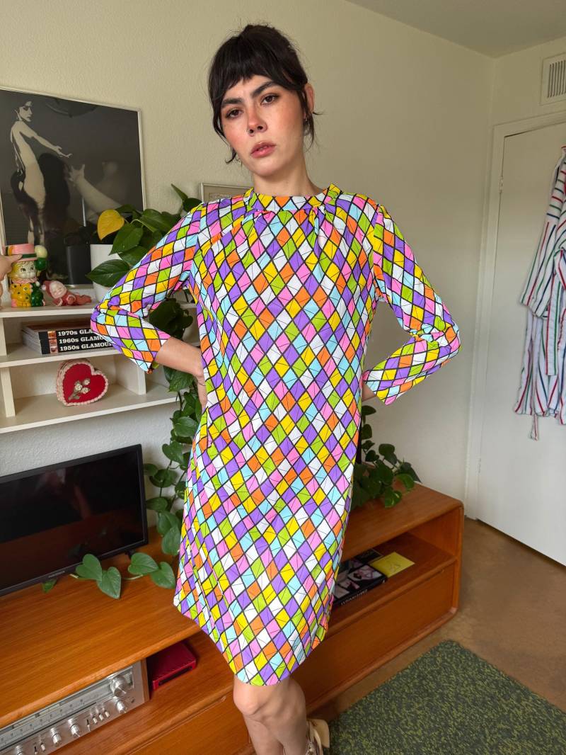 60Er Jahre Regenbogen Mosaik Print Kleid Vintage Bunt Kariert Diamant Mod Shift, Gr. M von LuxieVintage