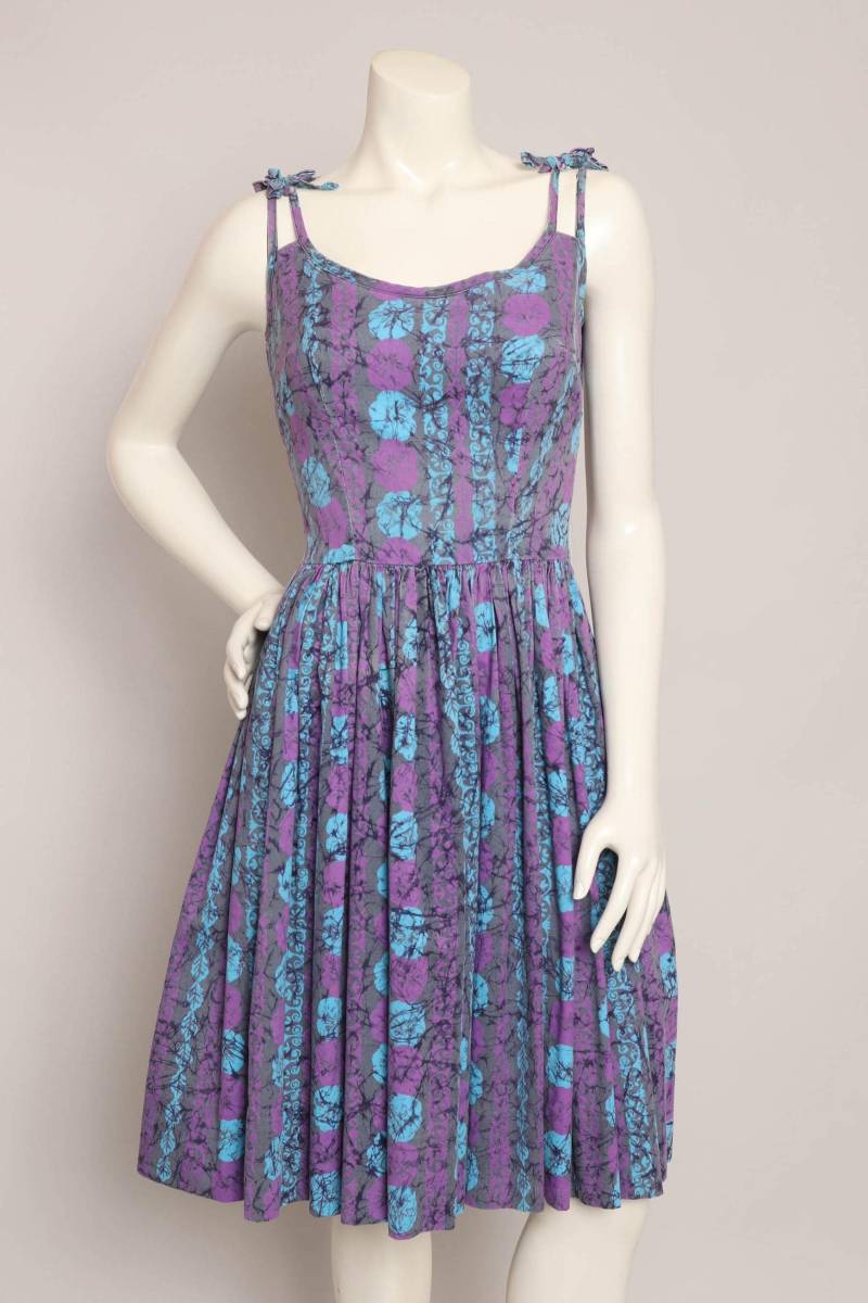 60S Lila Sommerkleid Vintage Batik Baumwollkleid Xs/S von LuxieVintage
