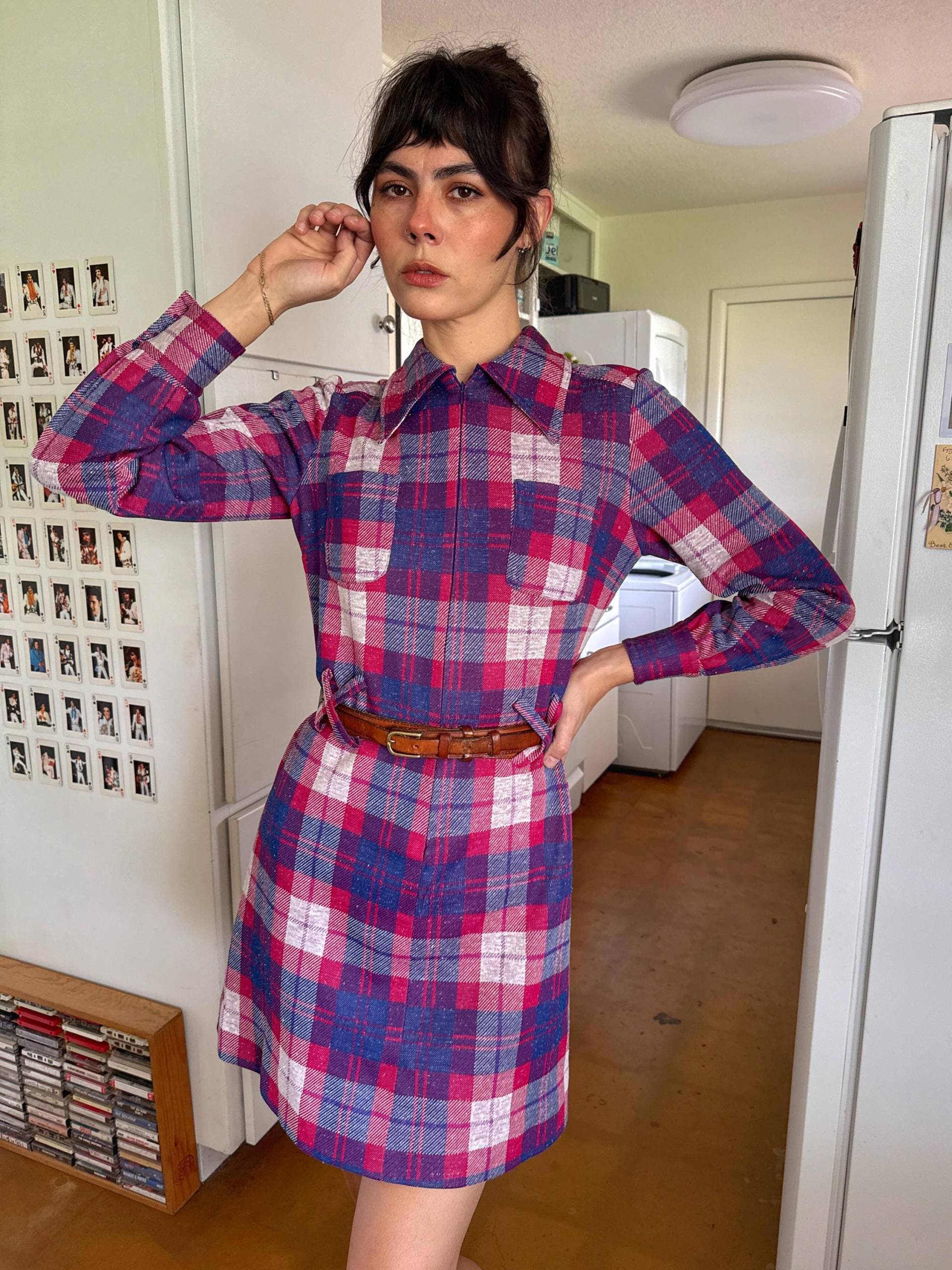 70Er Jahre Kariertes Strick Mod Kleid Vintage Akzent Gürtelschlaufe & Tasche Kleid, Größe S M von LuxieVintage