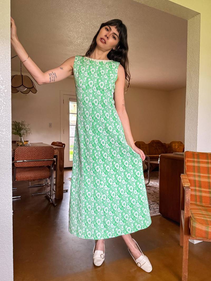 70S Mod Maxikleid Ärmelloses Grünes Blümchen-Muster, Größe Xs/S von LuxieVintage