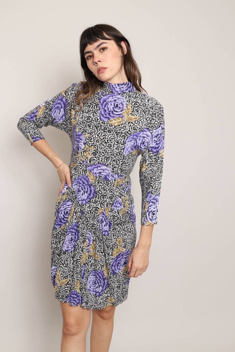 80Er Jahre Lila Blumenkleid Vintage Ariana Dolman Ärmel, Größe S 80Er Jahre Lila Blumenkleid Vintage Ariana Dolman Ärmel, Größe S von LuxieVintage