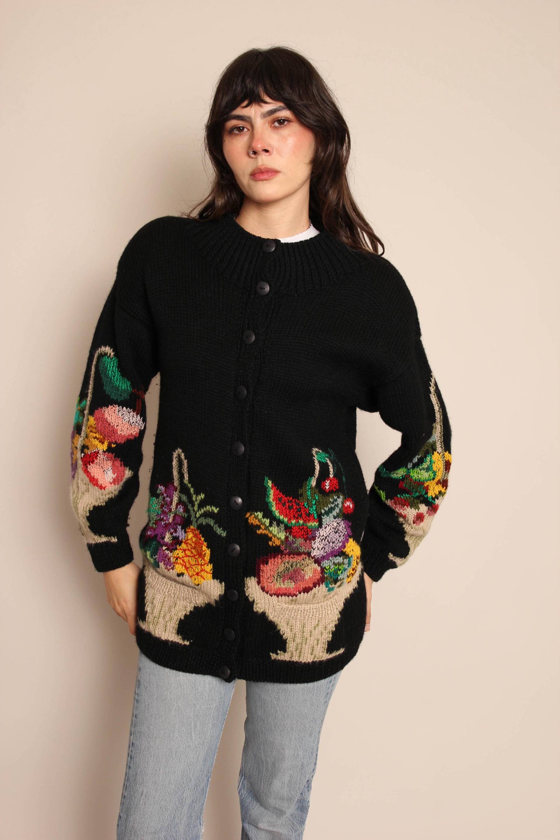 90S Obstkorb Neuheit Print Pullover Vintage Roberta Frost Schwarze Woll Strickjacke, Grösse S M von LuxieVintage