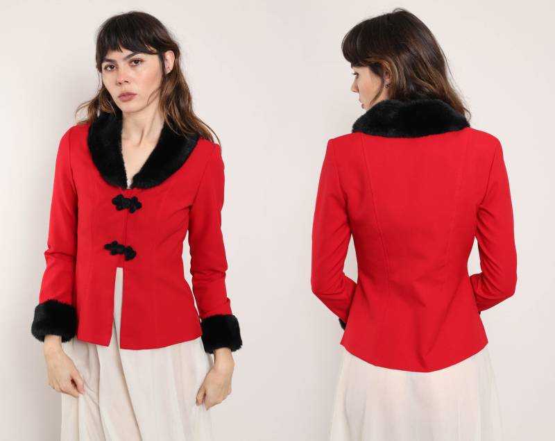 90S Roter Blazer The Steps Kunstpelzkragen, Froschknopf-Jacke, Größe S von LuxieVintage