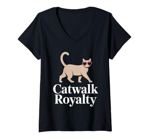 Damen Boujee Katze Fancy Spoiled Rich Energy Glam Frech Posh Crown T-Shirt mit V-Ausschnitt Damen Boujee Katze Fancy Spoiled Rich Energy Glam Frech Posh Crown T-Shirt mit V-Ausschnitt von Luxury Cat Lifestyle Pearls Glam Humor Sassy Fancy