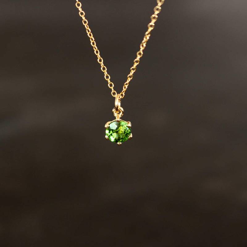 Handgefertigter Turmalinanhänger in 750 Gelbgold von LuxuryInDesign