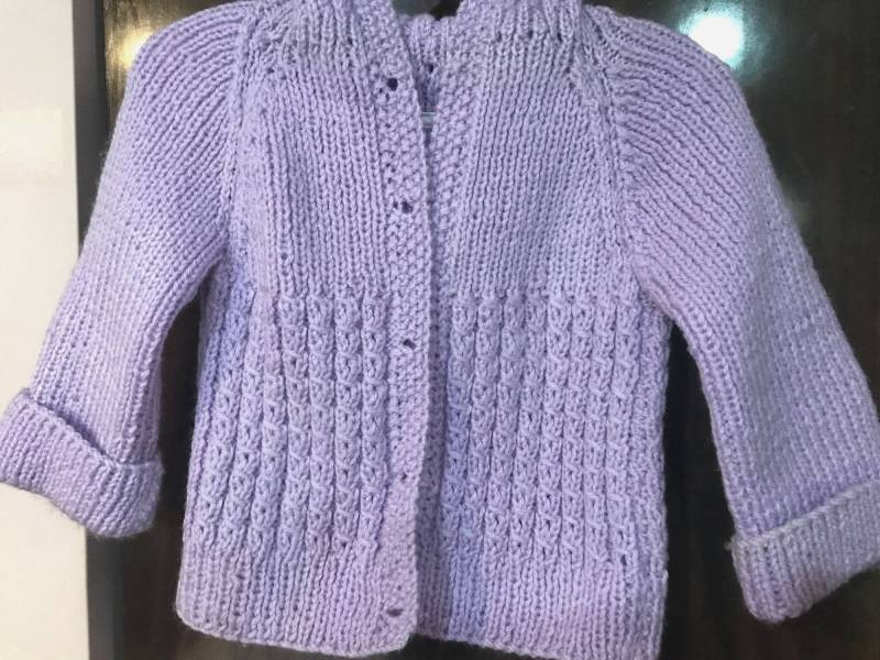 Baby Handstrick Pullover Mit Kapuze in Verschiedenen Farben Und Grössen von LuxuryKnitFashion