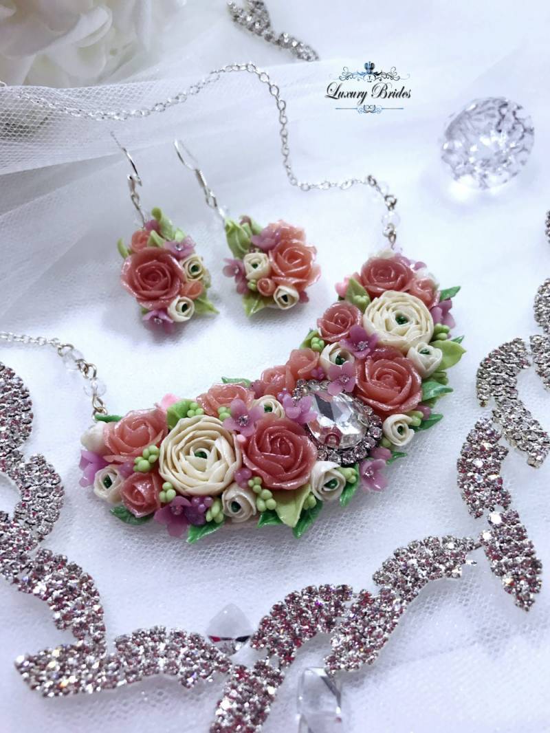 Swarovski Kristall Brautschmuck Set, Blumenhochzeitskette Und Ohrringe von Luxurybrides