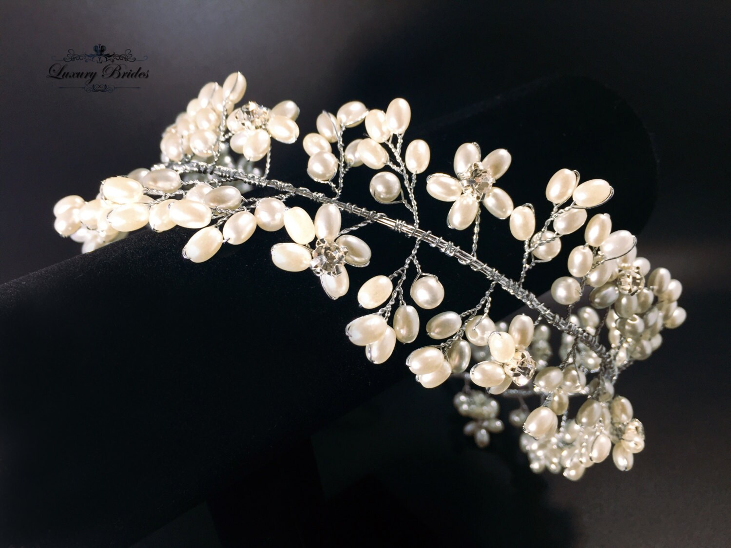 Perle Hochzeit Tiara, Silber Swarovski Kristall Kopfschmuck, Braut Haarband von Luxurybrides