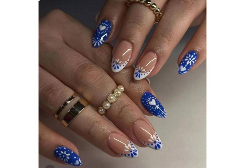 LuxusKollektion Kunstfingernägel 24 Stück French Tip Press On Nails Mittel Länge Bohemian Style Blaue von LuxusKollektion