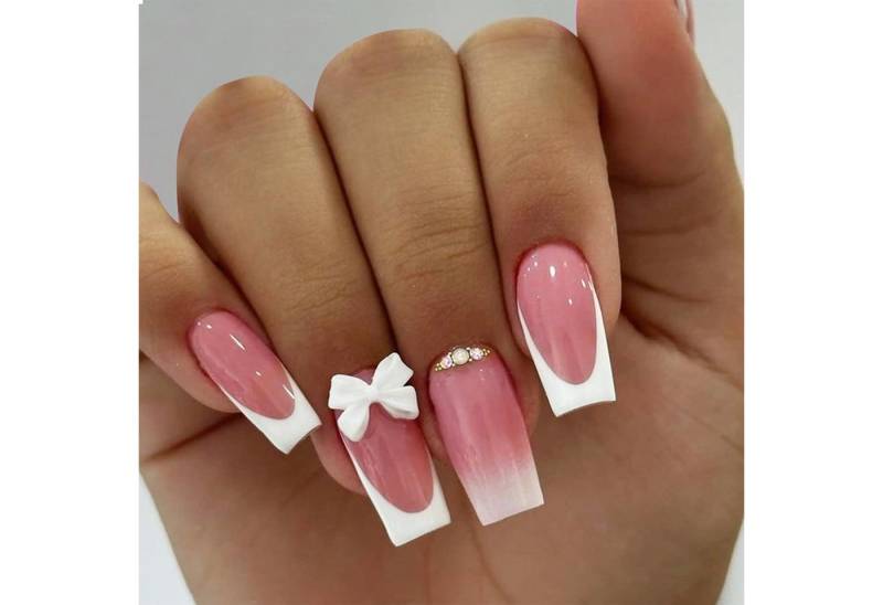 LuxusKollektion Kunstfingernägel 24 Stück French Tip Press On Nails Mittel Lang Mandelform Weiße von LuxusKollektion