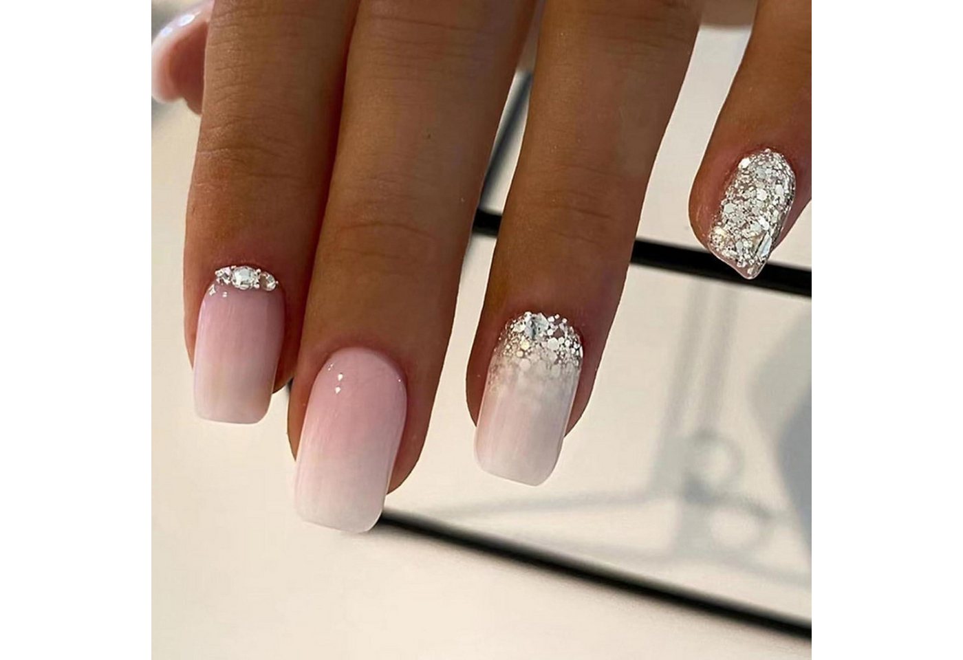 LuxusKollektion Kunstfingernägel 24er Set False Nails French Gradient Ballerina Glossy Acryl Frauen von LuxusKollektion