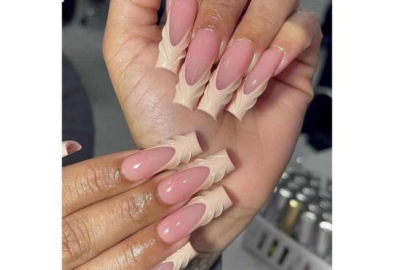 LuxusKollektion Kunstfingernägel French Tip Press On Nägel Mittellang Quadratisch 3D Design 24 Stück von LuxusKollektion