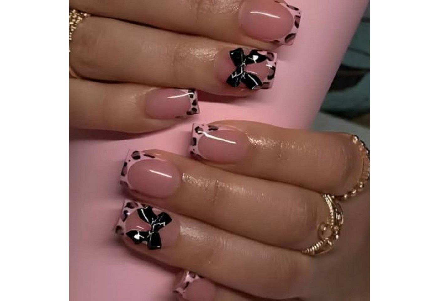 LuxusKollektion Kunstfingernägel Künstliche Nägel 24 Stück Leopardenmuster French rosa mit Schleife von LuxusKollektion