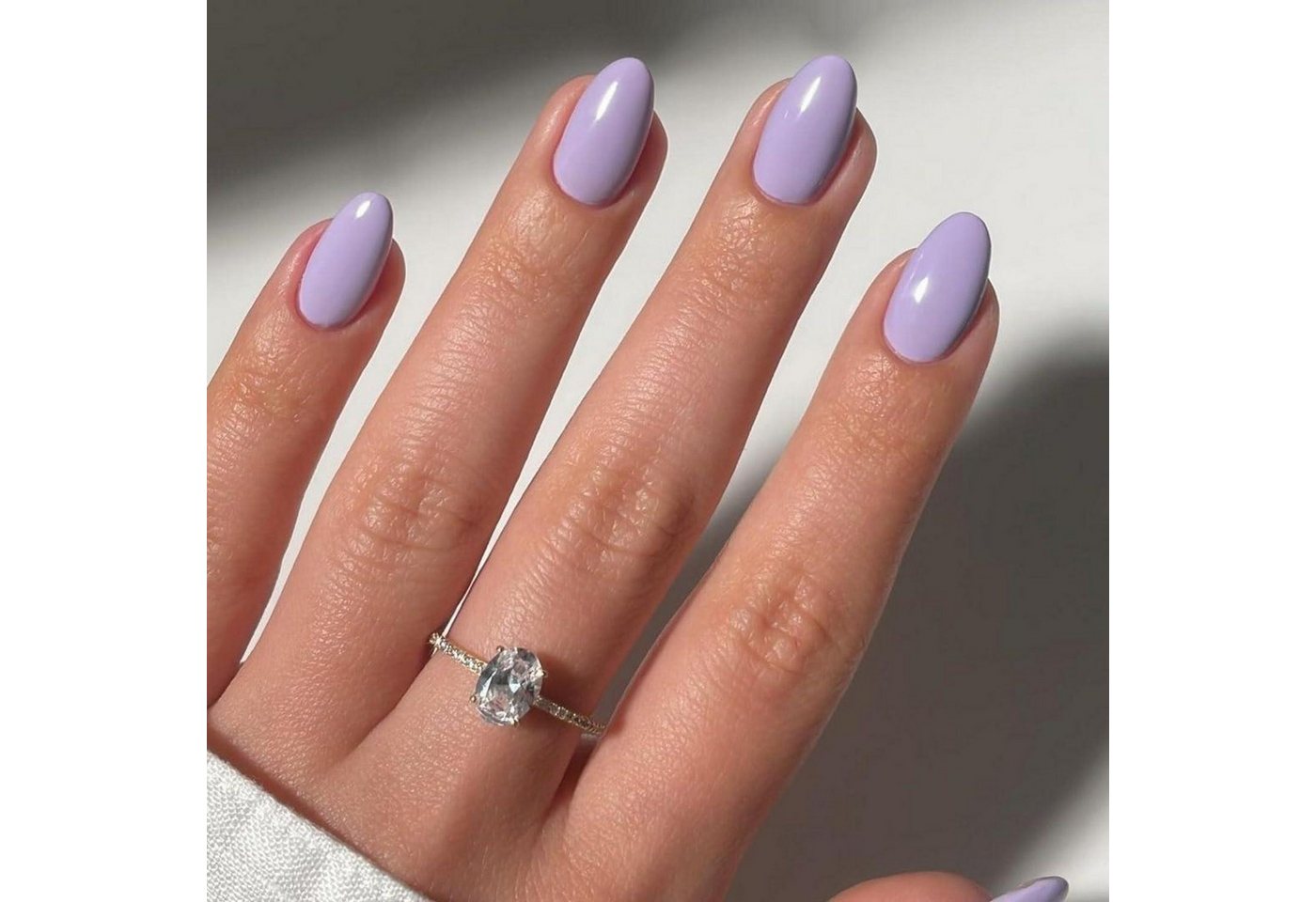 LuxusKollektion Kunstfingernägel Kunstnägel Kurz Acryl Mandel Rund Glänzend 24 Stück Lavendel von LuxusKollektion