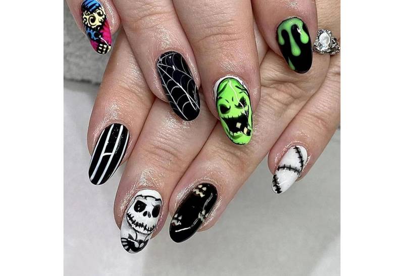 LuxusKollektion Kunstfingernägel Nägel 24 Stück Halloween Falsche Schwarz Grün Grün 1 ml (1er Pack) von LuxusKollektion