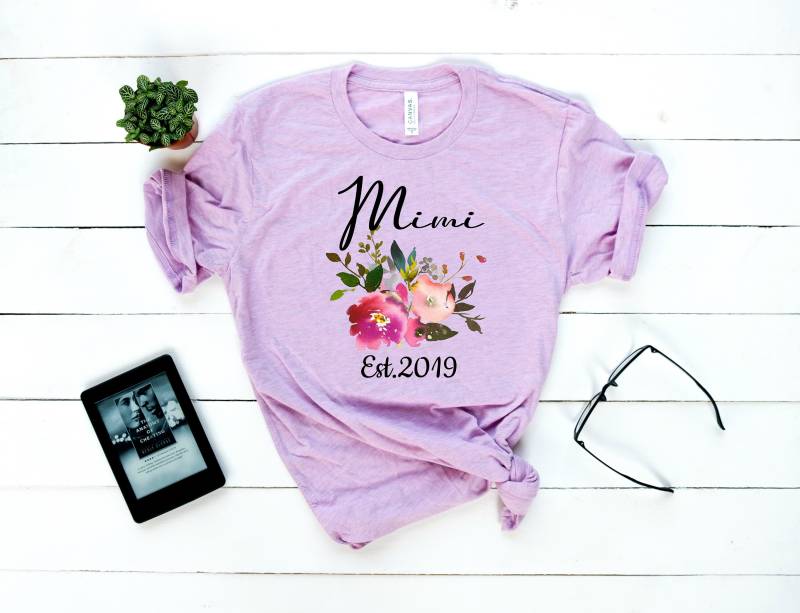 Personalisiertes Mimi Shirt, Individuelles Oma Schwangerschaft Offenbaren Aktiv, T-Shirts Mit Sprüchen von LuxyStudio